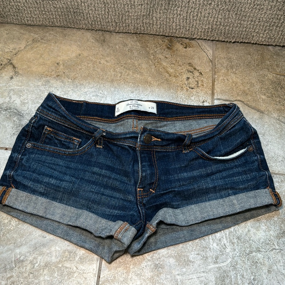 Abercrombie and fitch size 6/28 shorts